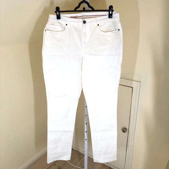Brooks Brothers Red Fleece NWOT Women's White Denim Straight Leg Jeans Size 10 - Picture 1 of 5